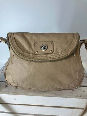 MARC JACOBS KAKI PEBBLED LEATHER WOMENS MEDIUM CROSSBODY BAG